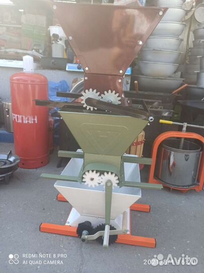 Давилка Дробилка, мялка механическая для винограда