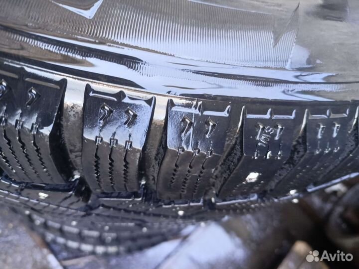 Pirelli Ice Zero 225/60 R17