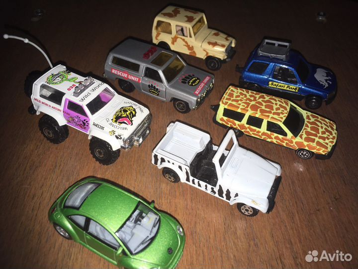 Машинки модели 1:64