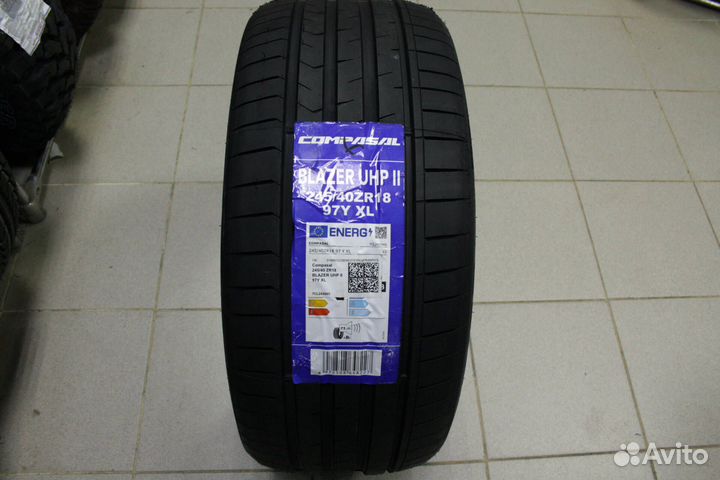 Compasal Blazer UHP II 245/40 R18 97Y