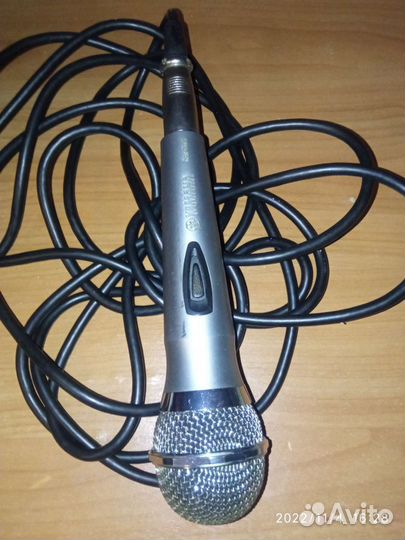 Студийный микрофон