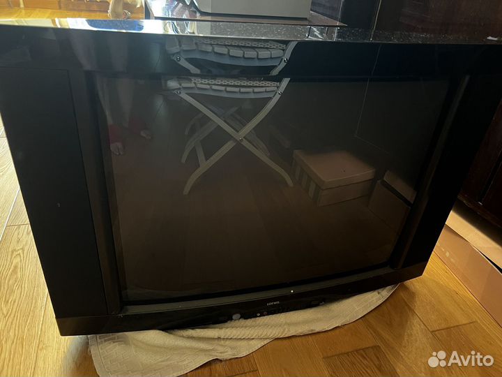 Телевизор Loewe Arcada 8772 zp