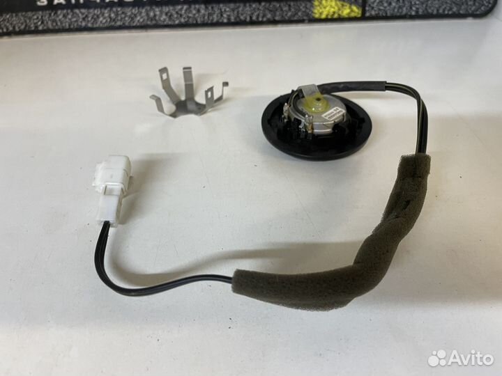 Динамик задний правый в обшивку Pajero 4 Паджеро