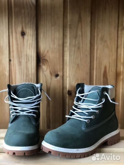 Женские ботинки зимние зеленые