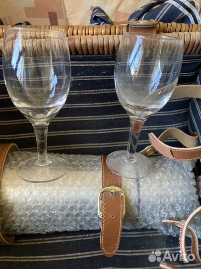 Набор для пикника в корзине