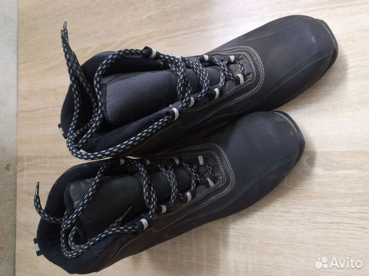 Ботинки лыжные