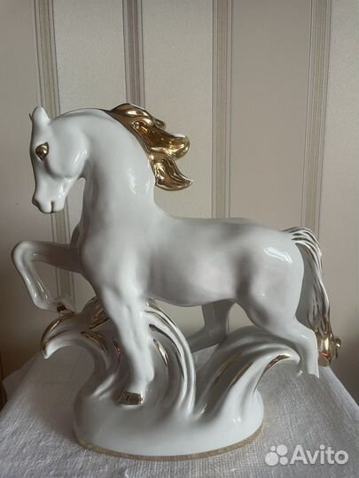 Скульптура лошадь лфз под реставрацию