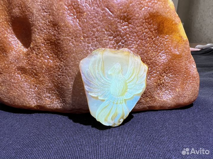 Птица Феникс из Балтийского янтаря