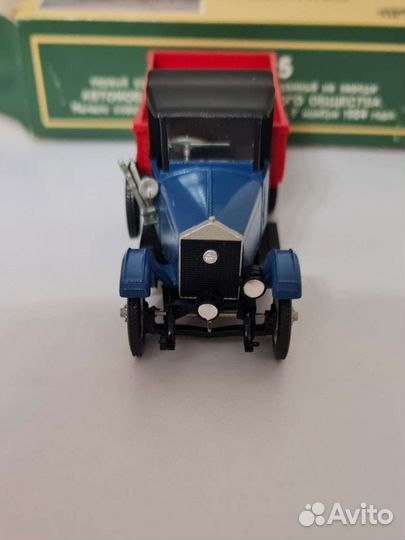 Коллекционная машинка СССР