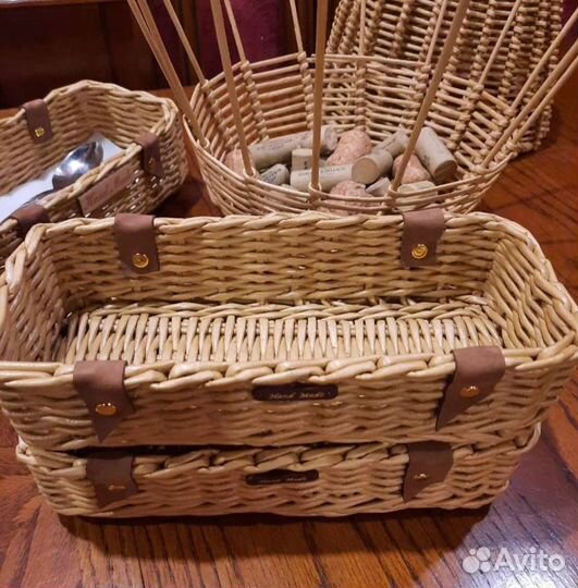 Плетеный органайзер для подачи столовых приборов