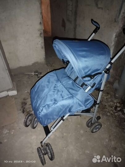Прогулочная коляска трость