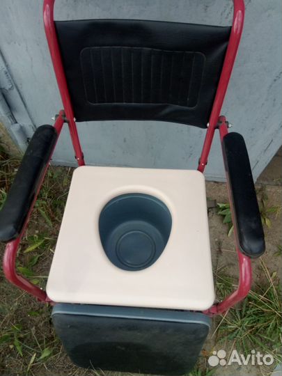 Санитарное кресло туалет