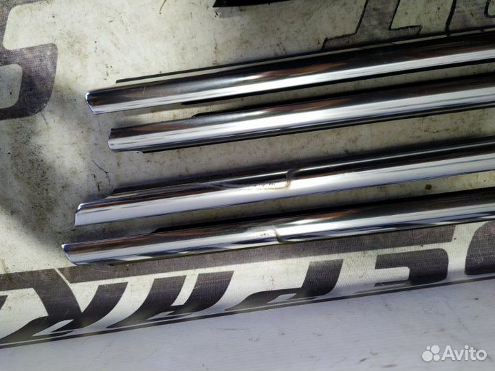 Бархотки стекол Volkswagen Passat B7 1.4 caxa 2011