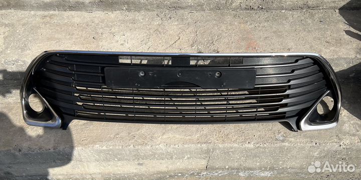 Решетка радиатора нижняя на тойота камри
