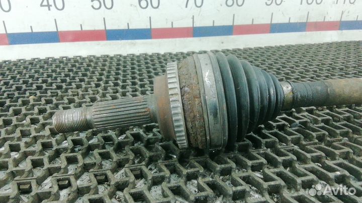 Полуось передняя правая (приводной вал, шрус)
