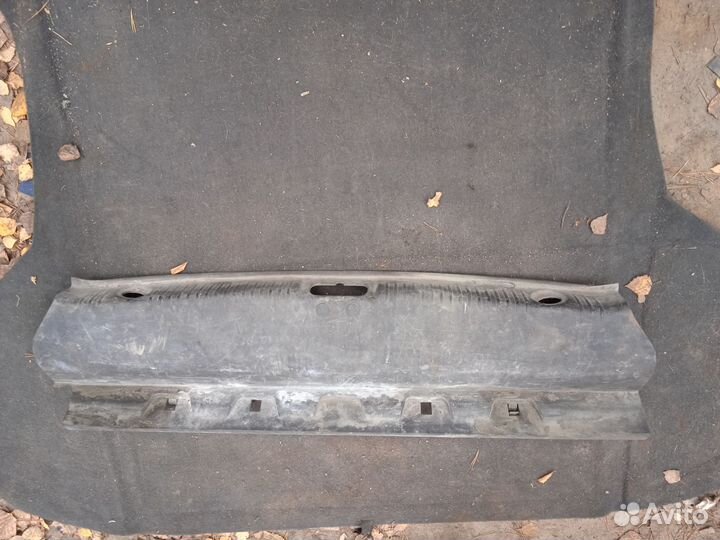 Накладка замка багажника Renault Megan 2