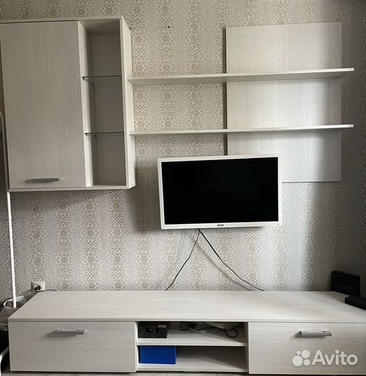 Продам стенку в гостиную под тв