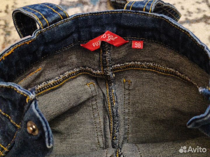 Джинсовый комбинезон для девочки