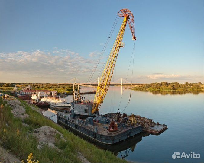 Крановщик на плавкран