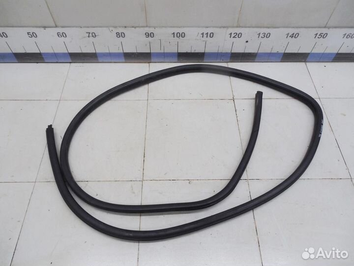 Уплотнитель (внутри) 1-серия E87/E81 2004