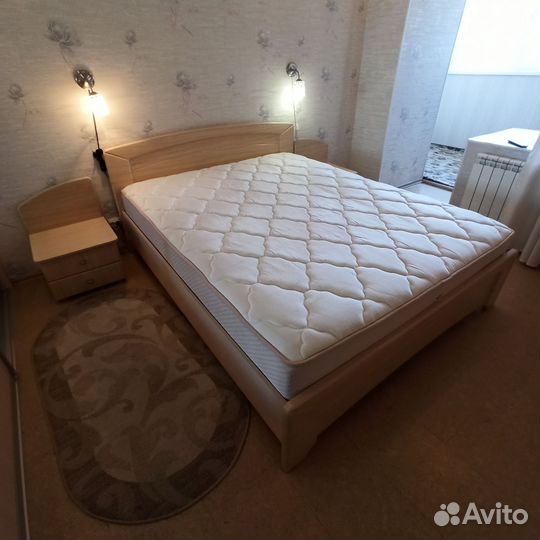 Кровать двухспальная с матрасом бу 160 200