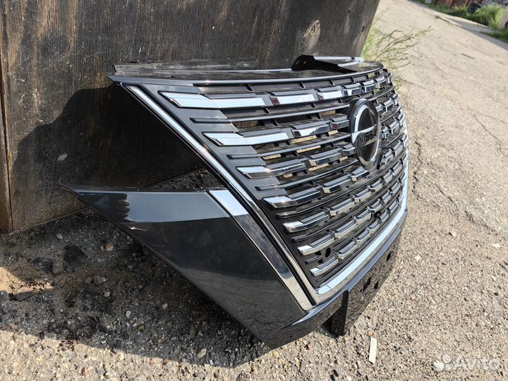 Решётка радиатора на Nissan Serena