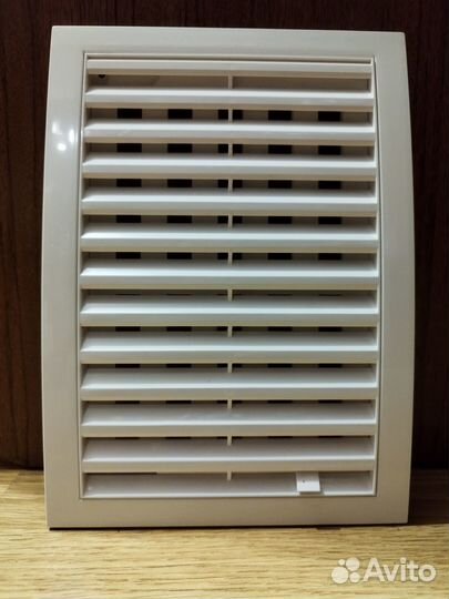 Вентиляционная решетка ERA 1825ррп 180х250 мм
