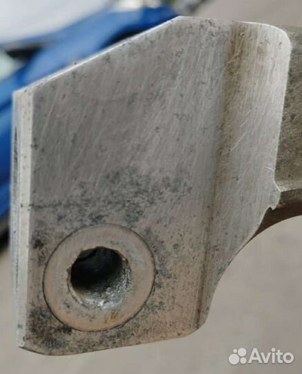 Поворотный кулак передний правый,левый