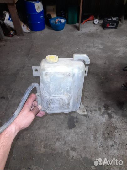 Расширительный бачок nissan pickup d21