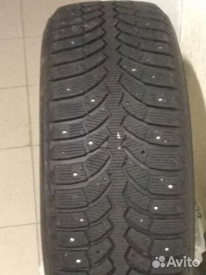 Bridgestone Blizzak LM-001 215/55 R17
