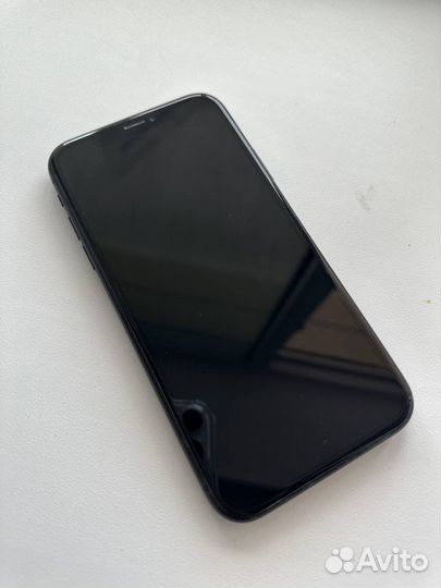 Телефон iPhone XR