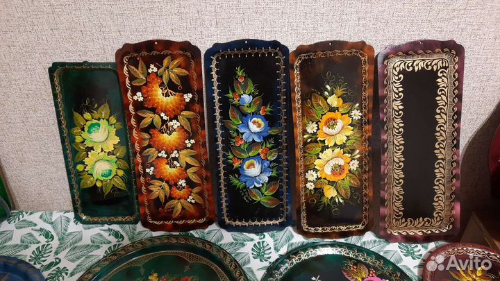 Тагильская роспись на подносах и на посуде