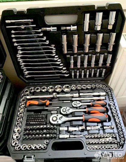 Нaбop инcтрумeнтов для авто