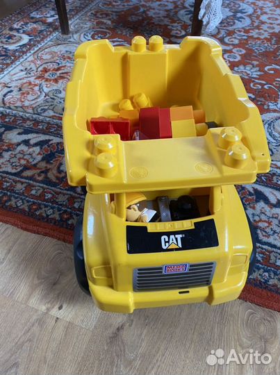 Машина с конструктором