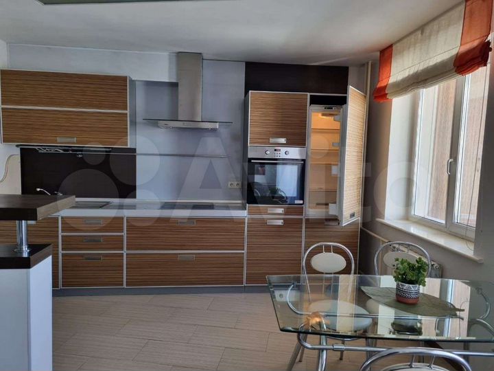 2-к. квартира, 60 м², 9/9 эт.