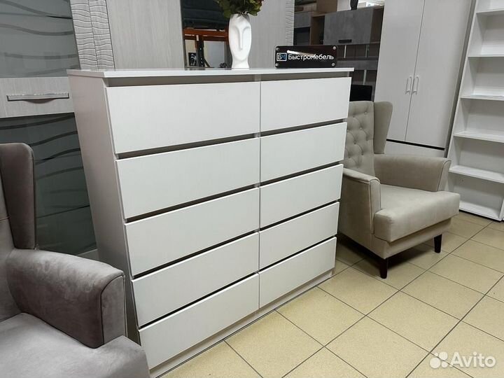 Комод белый высокий