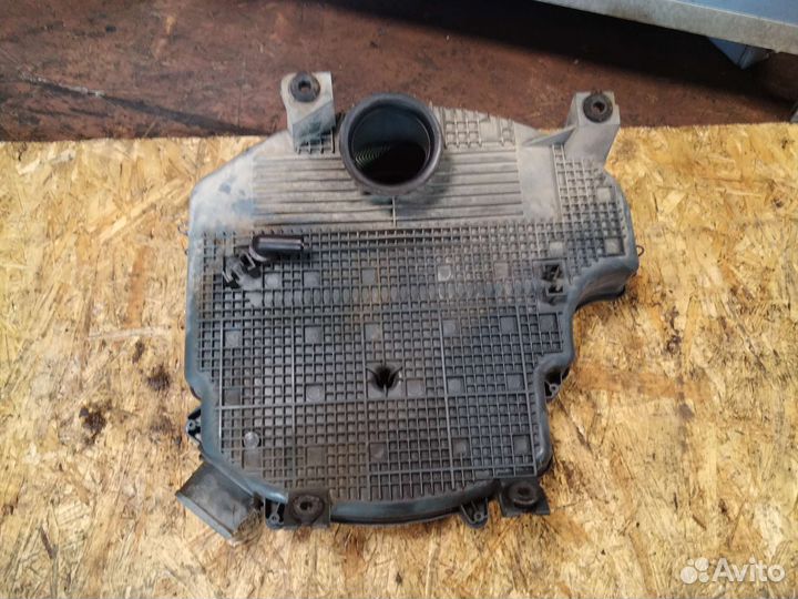 Корпус воздушного фильтра Renault Symbol