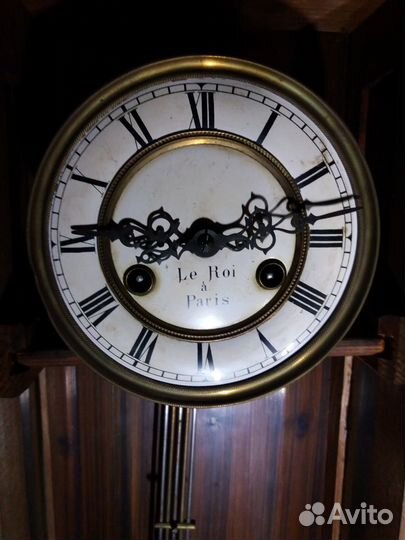 Антикварные настенные часы с боем