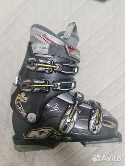 Горнолыжные ботинки женские 37 размер 245мм