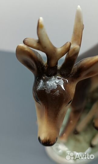 Бегущие олени фарфоровая статуэткa Royal Dux