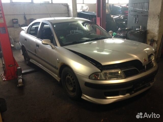 Разбор на запчасти Mitsubishi Carisma