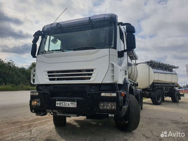 IVECO Trakker 380, 2011