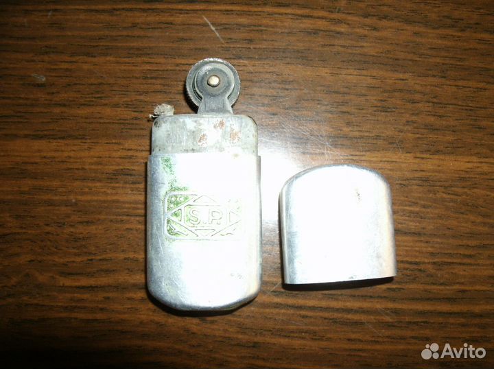 Зажигалка бензиновая