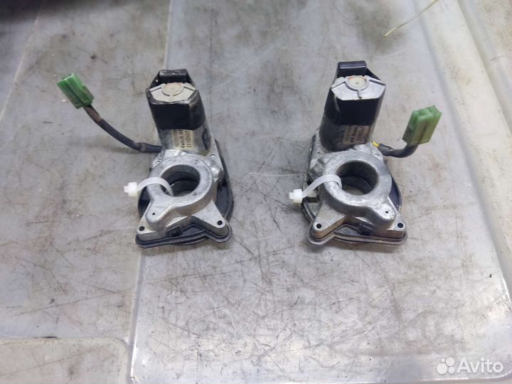 Моторчик складывания зеркала правый VW Туарег GP