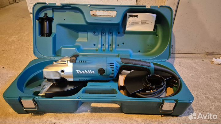 Ушм (Болгарка) Makita GA9020SFK