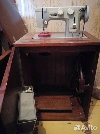 Швейная машинка чайка с ножным приводом
