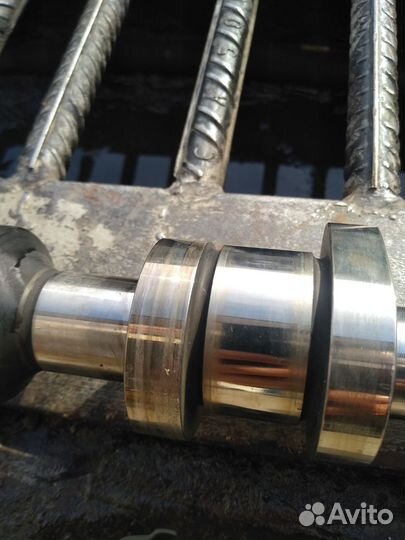 Распределительный вал