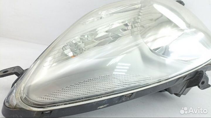 Фара правая Toyota Vitz KSP90