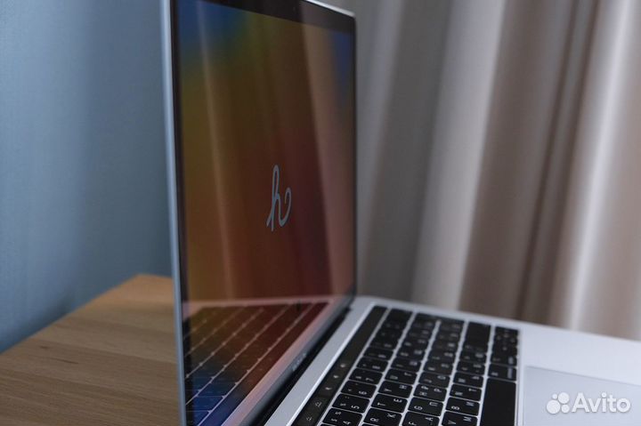 Macbook pro 13 2019 256гб