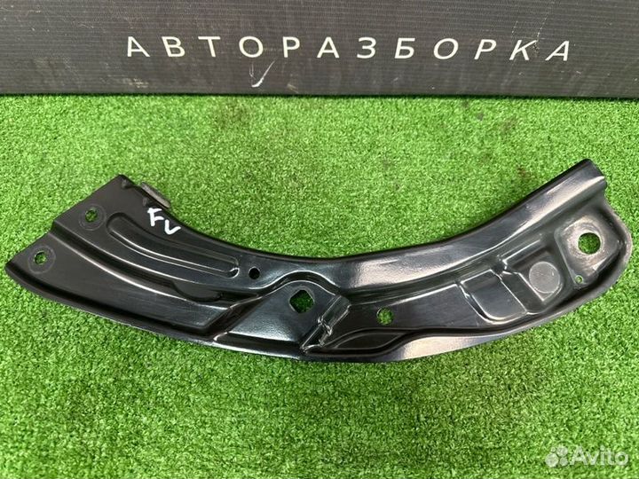 Кронштейн фары передний левый Skoda Rapid 1.6 cwva